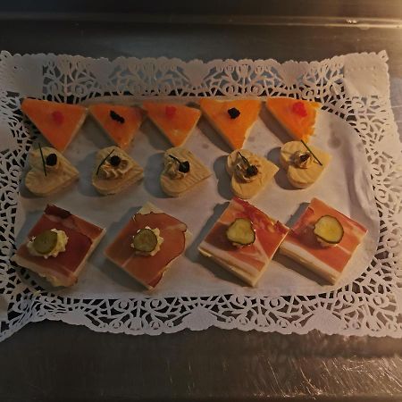 Le P'Tit Bouchon Otel Rambervillers Dış mekan fotoğraf
