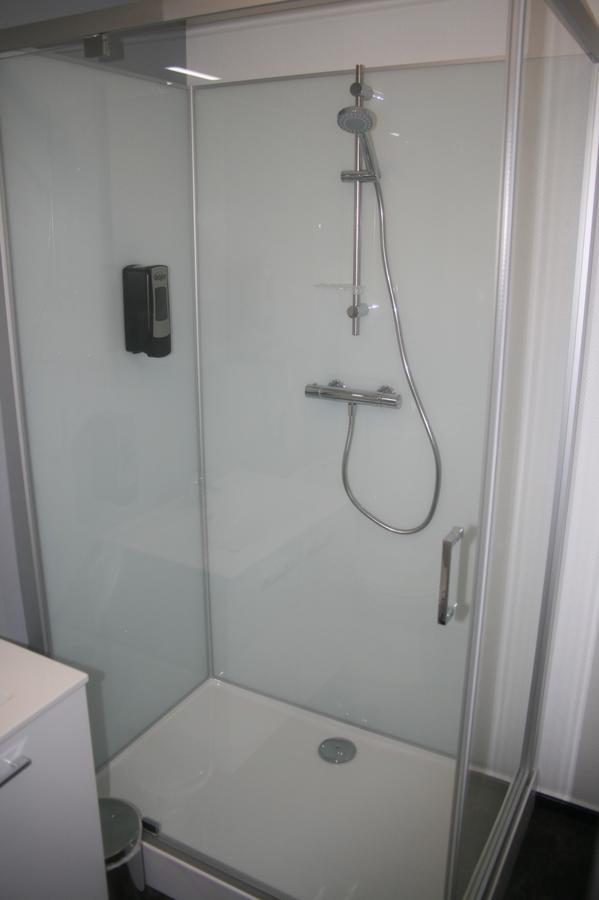 Le P'Tit Bouchon Otel Rambervillers Oda fotoğraf